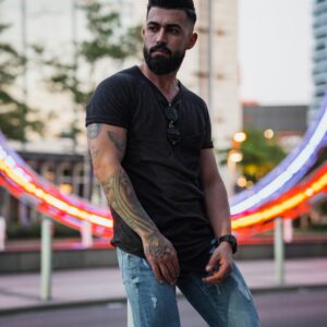 Essential V-Neck T-Shirt